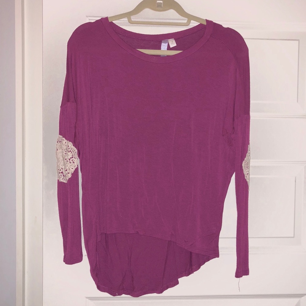 cute light sweater!
